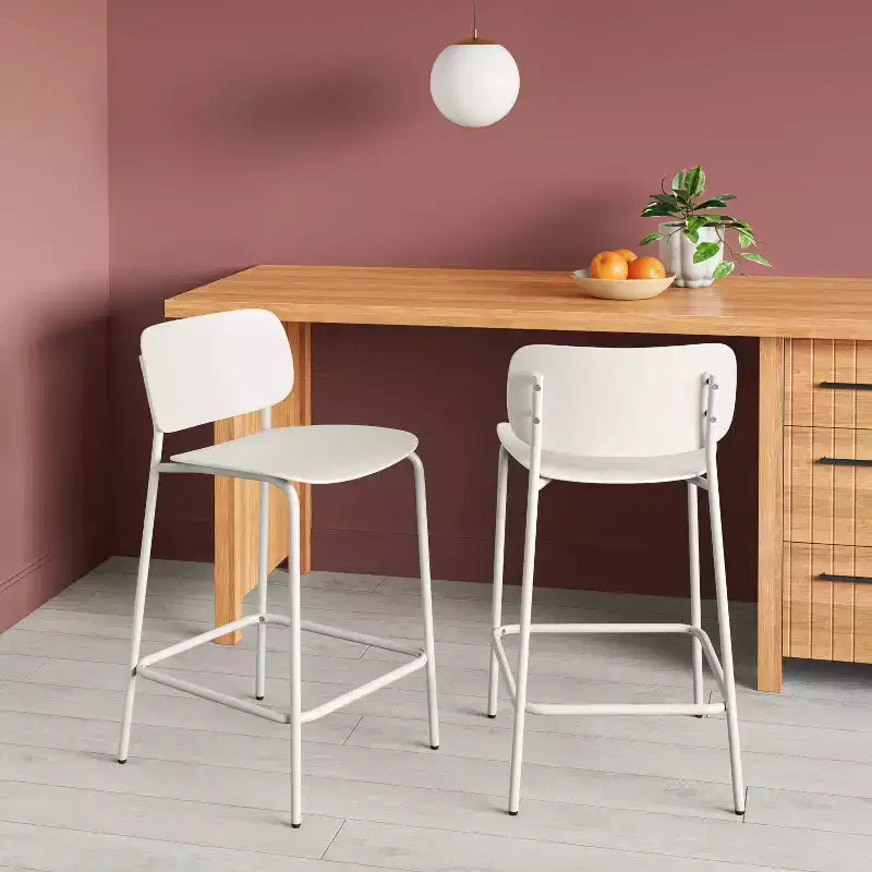 Tabourets de bar à hauteur de comptoir en plastique moulé blanc avec base en métal – Ensemble de 2