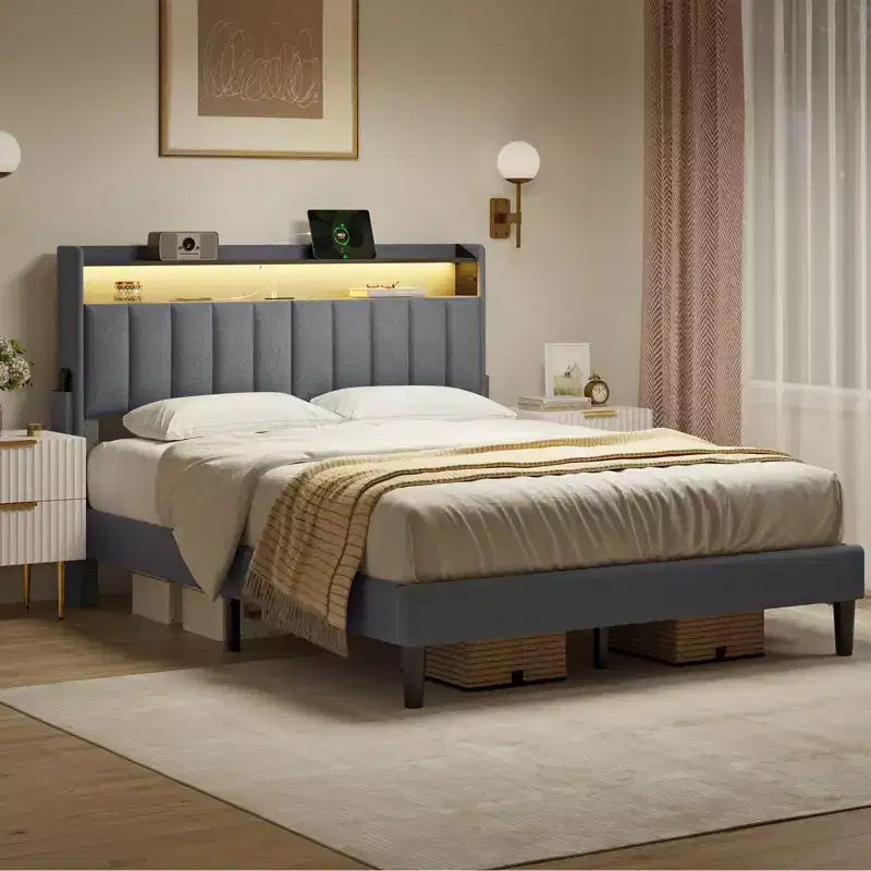 Cadre de lit double rembourré gris avec tête de lit de rangement, lumière LED et station de recharge – 1 personne