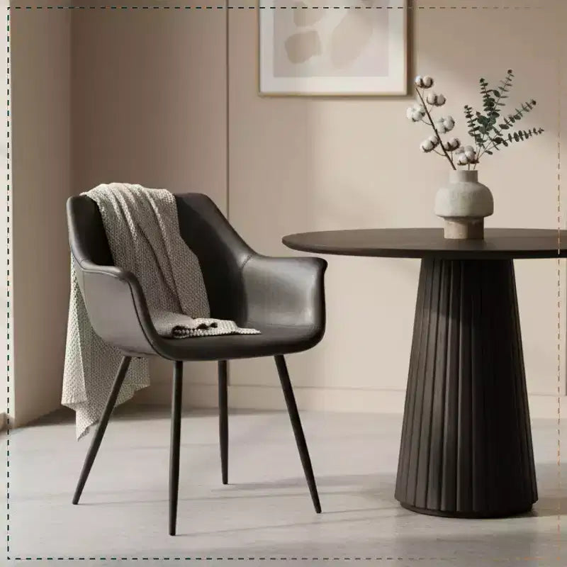Lot de 4 chaises de salle à manger avec accoudoirs, revêtement en velours noir anthracite et pieds en métal