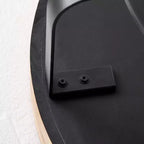 Table basse 1 personne avec plateau en pin sculpté et pieds en métal, naturel/noir, rond/irrégulier