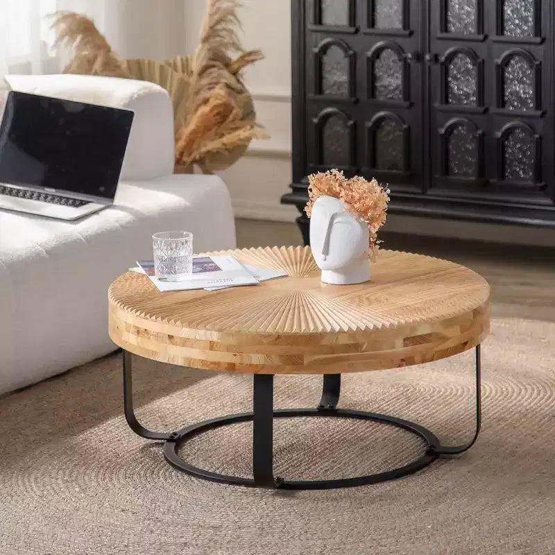 Table basse 1 personne avec plateau en pin sculpté et pieds en métal, naturel/noir, rond/irrégulier